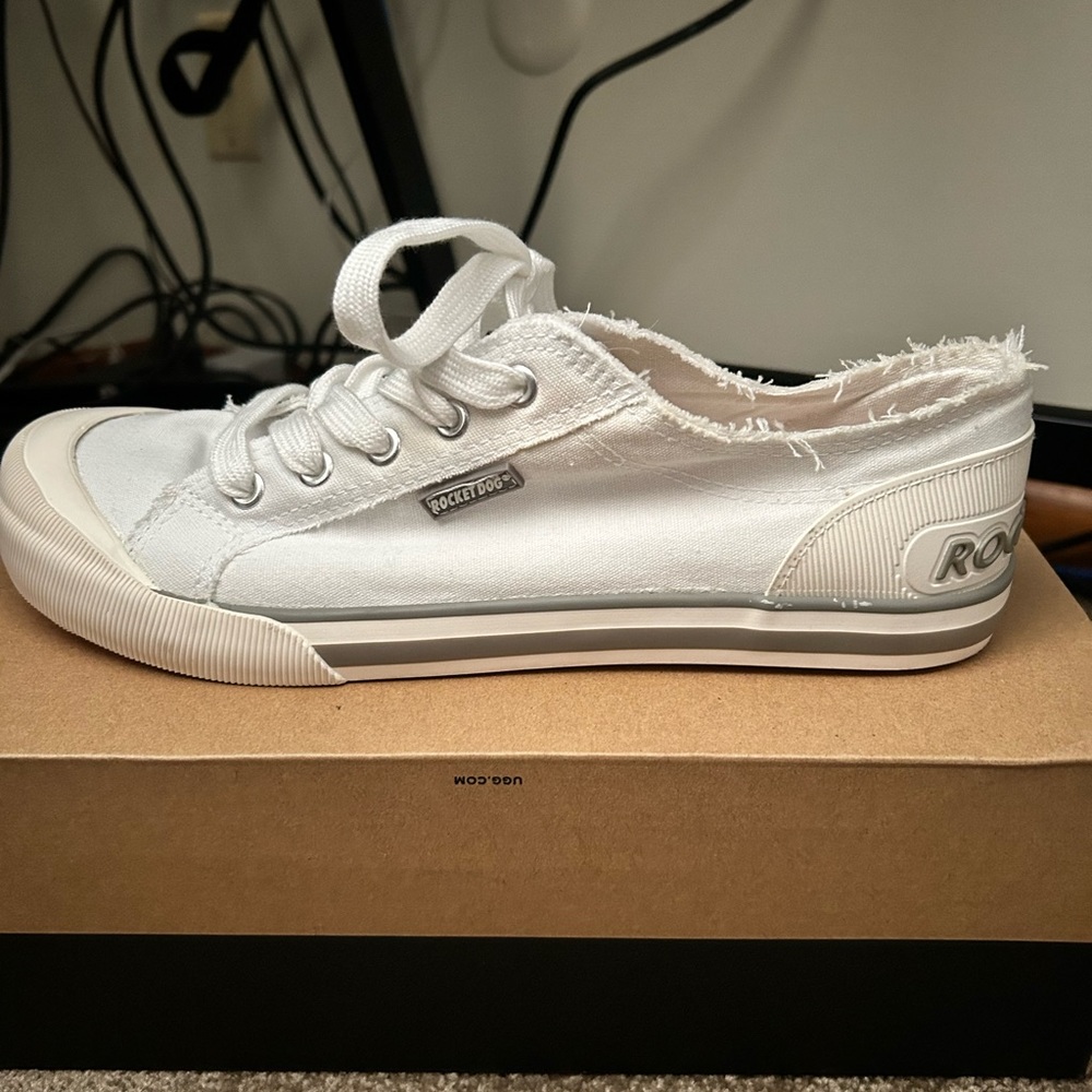 Rocket Dog JAZZIN CANVAS Ladies Cotton Casual Comfortable Flat Trainers White